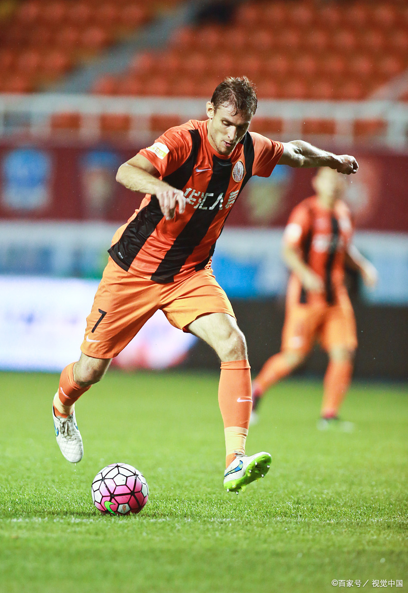 亚博体育今晨法兰克福备战西甲，回应争议细节曝光，目标明确，更衣室氛围转暖的简单介绍