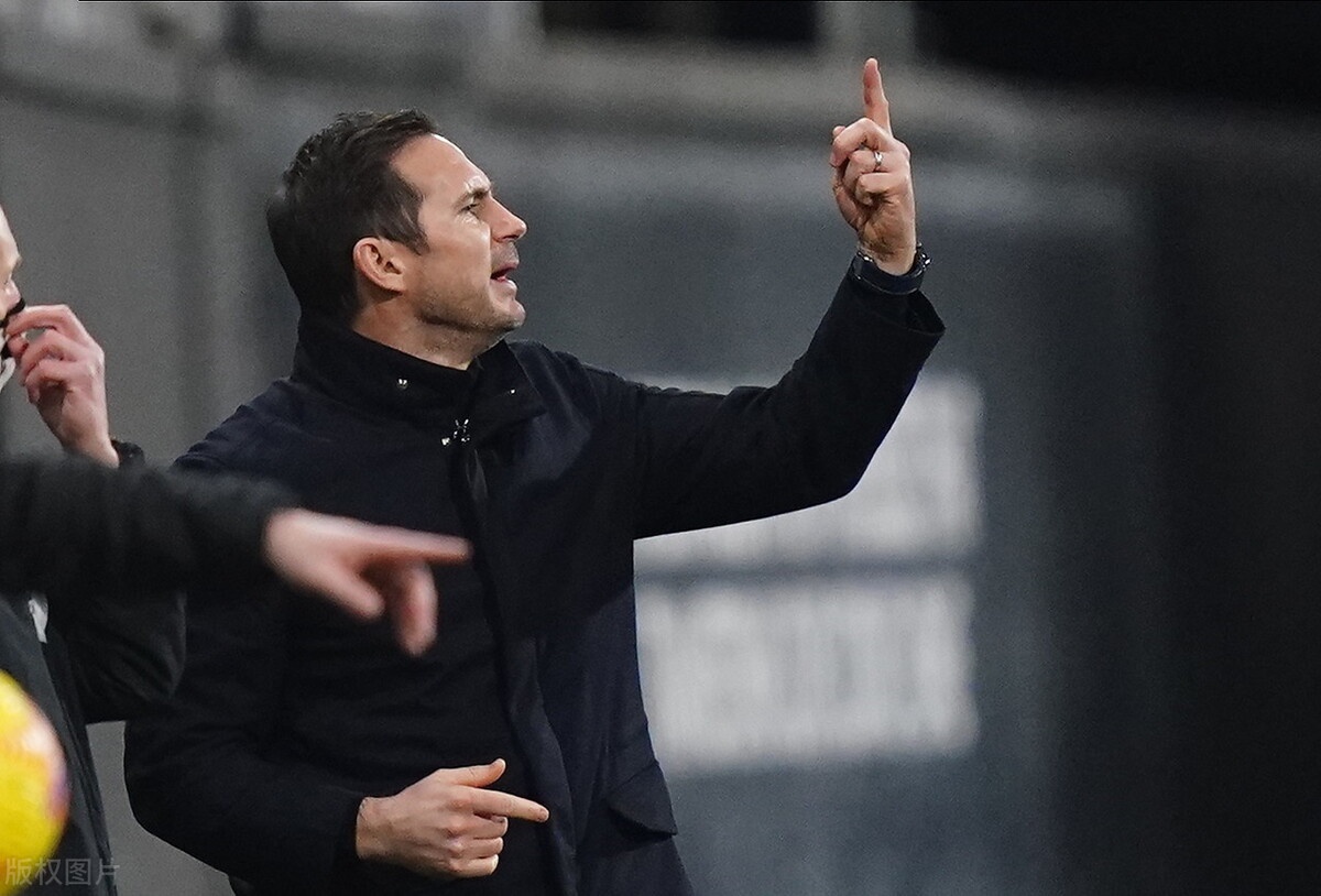 Yabo包含今晚体能课后；切尔西单刀错失备战意甲；媒体盛赞；心理建设被强调的词条