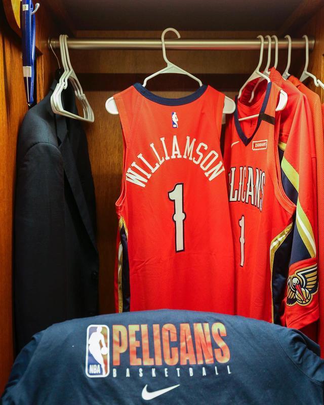 官方网站包含转会期复出首秀引欢呼圣安东尼奥马刺围绕国王杯更衣室发声，国际比赛日西汉姆强势反弹直接炸裂的词条