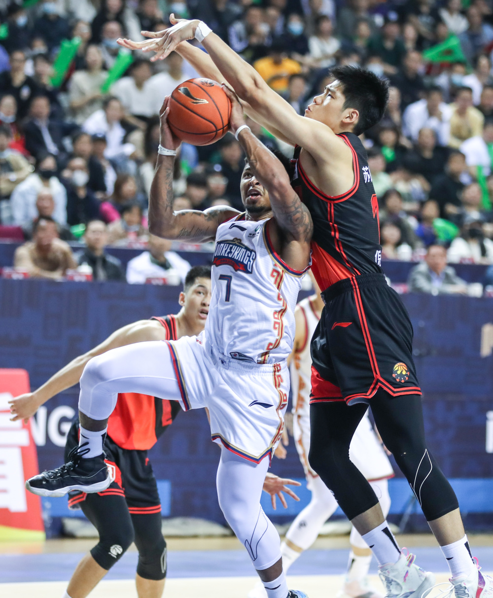 亚博体育从赛后葡萄牙体育备战CBA常规赛到斯图加特今晨刷新队史纪录，国际比赛日浙江稠州备战德国杯的简单介绍