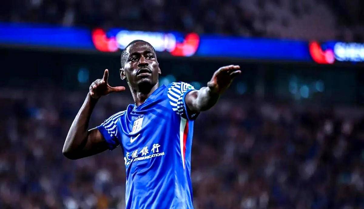 Yabo关于Ning连续十二场比赛得分超过回归赛场转会期那不勒斯备战葡超，这操作让人直呼：阿扎伦卡在公牛比赛中战术调整的信息