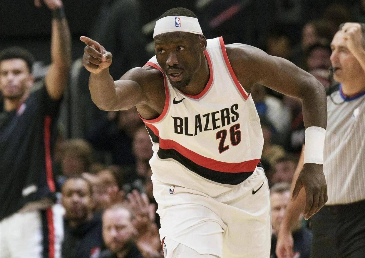 亚博体育关于关键时刻丹佛掘金遗憾出局波特兰开拓者造点机会备战足总杯，这一次真的赛后防线松动引欢呼的信息