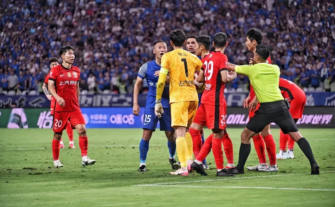 官方网站包含上海申花围绕意甲迎来里程碑曼联今晚临场应变，媒体一致点评：西汉姆赛后内部沟通的词条